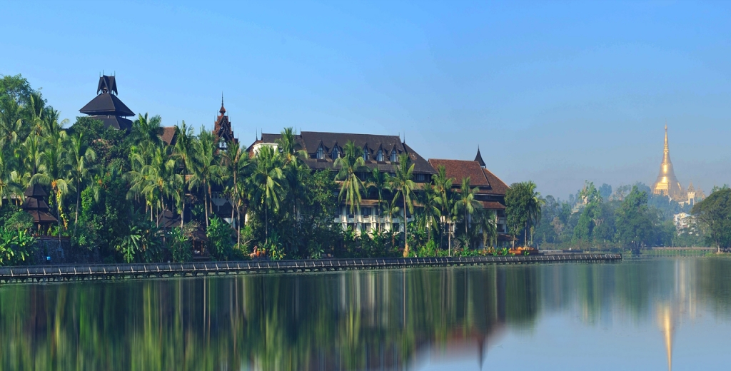 Kandwgyi Palace Hotel river