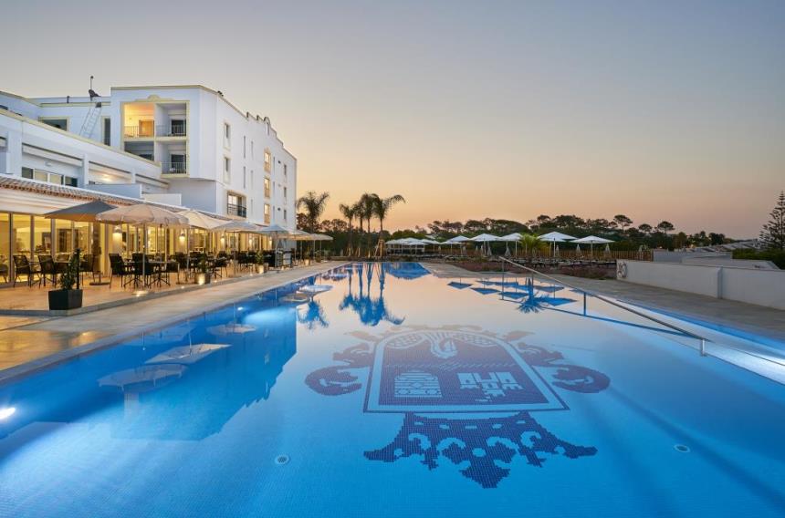 Dona Filipa swimming-pool