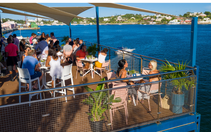 golf-breaks-bermuda-birdcage-bar
